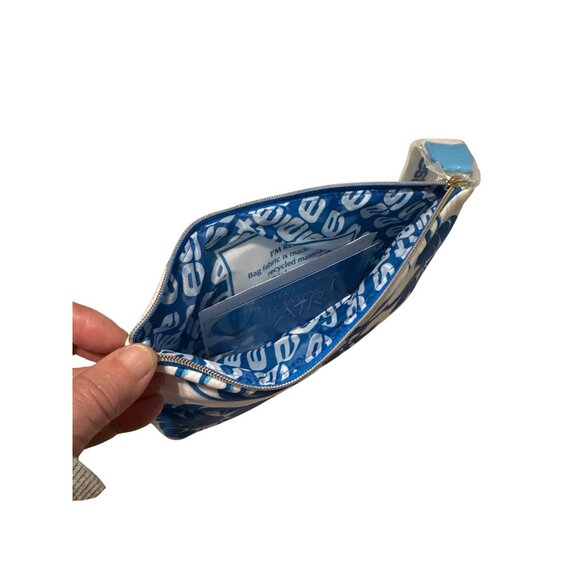 💖Estée Lauder Blue & White Floral Quilted Zipper Pouch - Picture 4 of 4